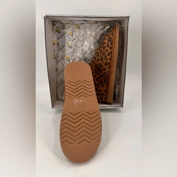 Volatile Scruff Faux Shearling Bootie - Picture 3 of 4